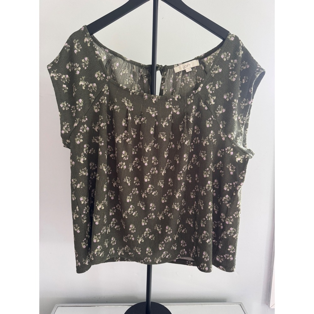 Loft Womens XXL Olive Green Floral Ribbed Short Sleeve Blouse Keyhole Back Top